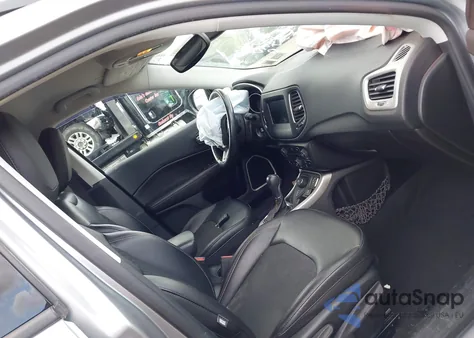 2021 Jeep Compass Latitude 4X4 from USA, damaged, VIN 3C4NJDBB4MT539822